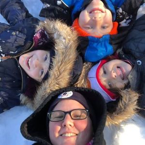 Meet your Posher, Deedee